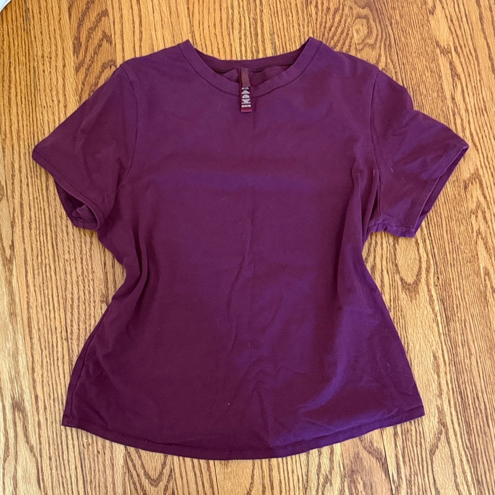 SKIMS Women's Short Sleeve Tee in Burgundy